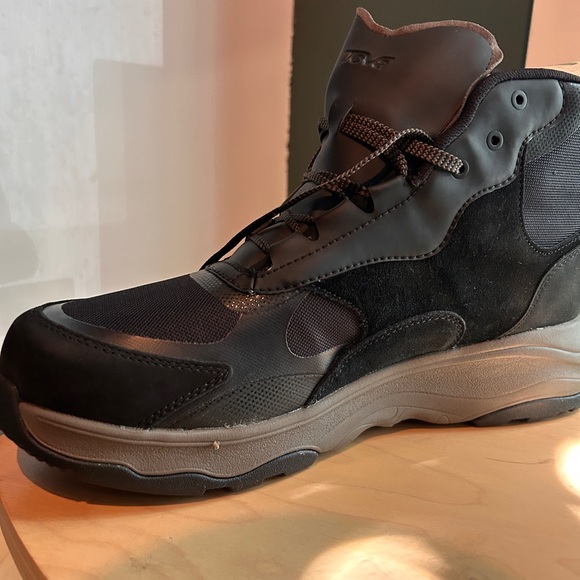 TEVA men’s 12 Geotrecca boots NEW, never worn - Picture 3 of 6